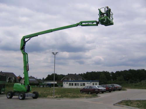 JLG 600AJ